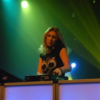dj 4